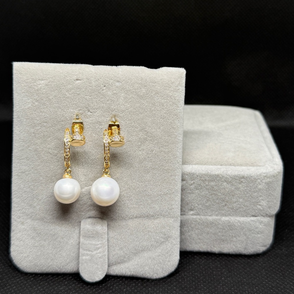 Elegant Gold and White Pearl Drop Earrings